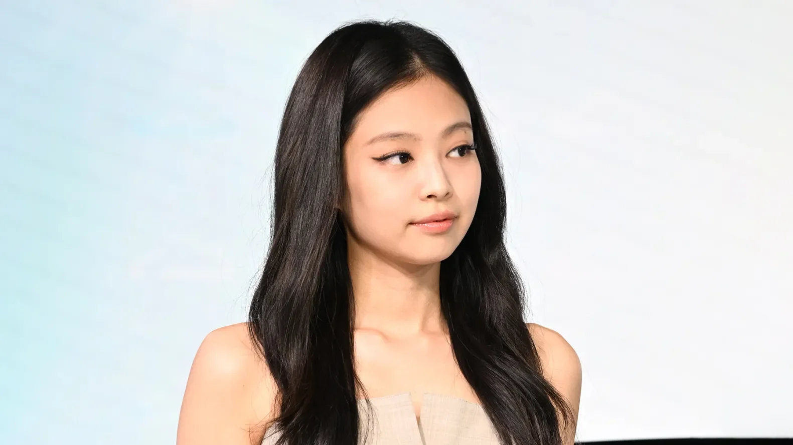 Jennie Recovering After Leaving Concert edited